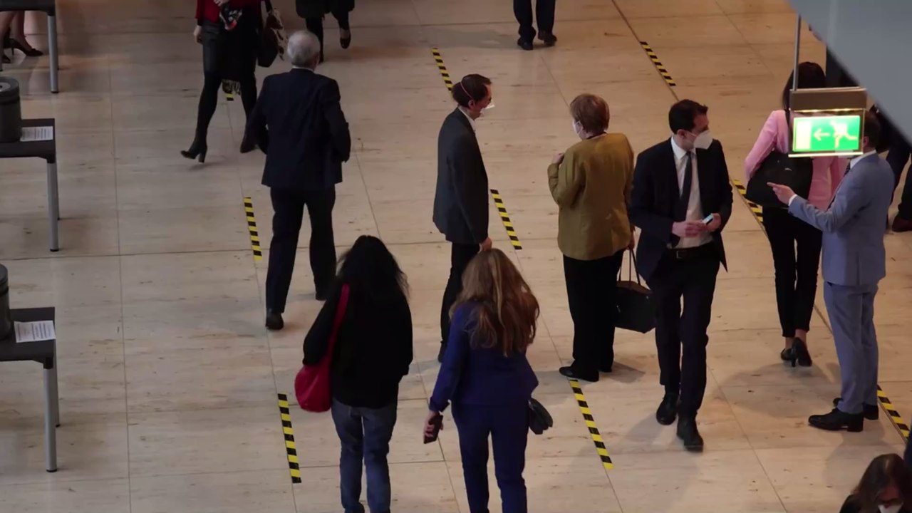 Corona: Jetzt fordern auch deutsche Amtsärzte harten Lockdown!