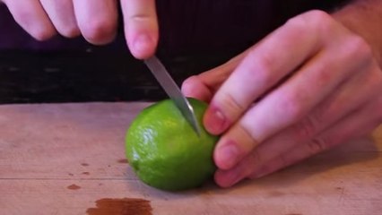 Voici la meilleure façon de presser un citron !