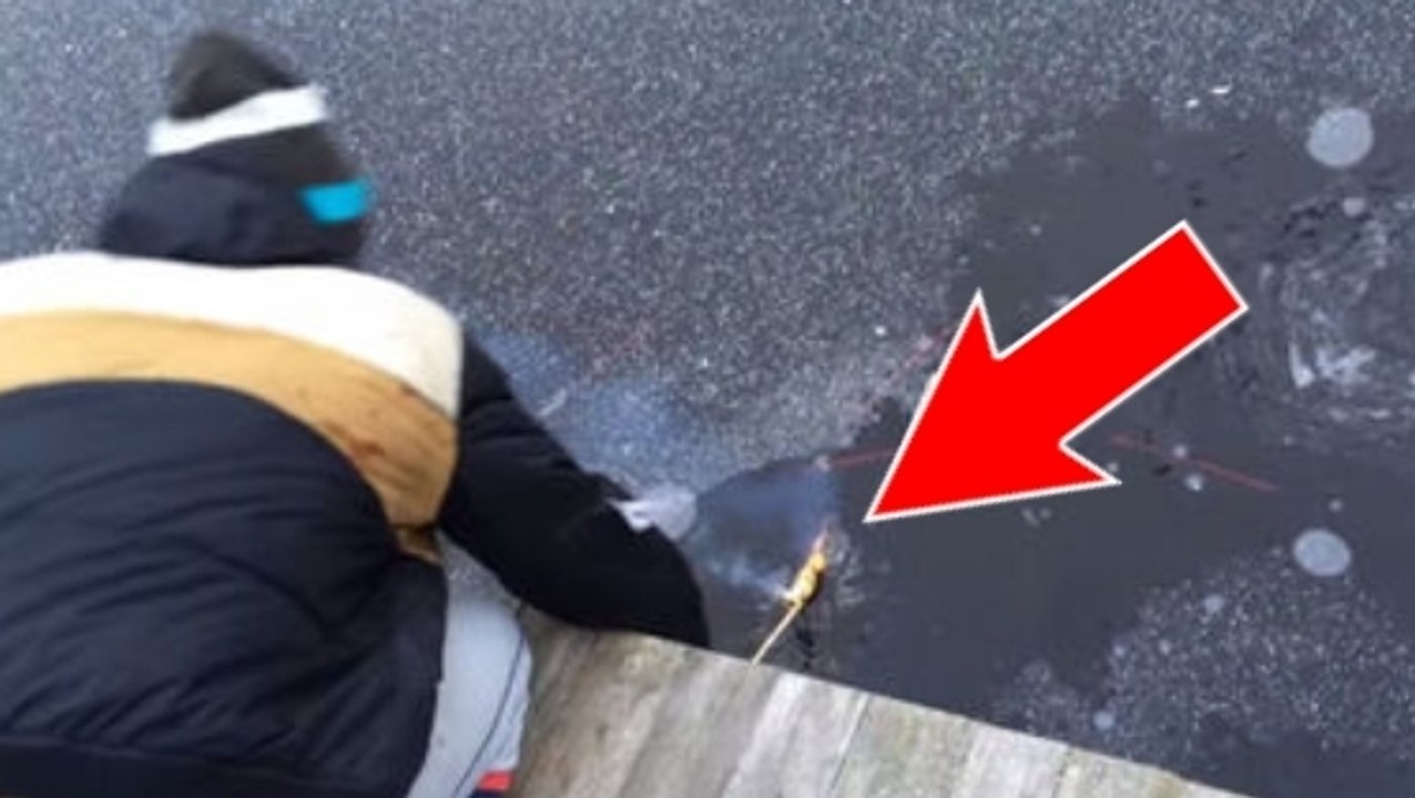 Ce mec lance un feu d'artifice sous la glace d'un lac gelé. Le résultat est très inattendu