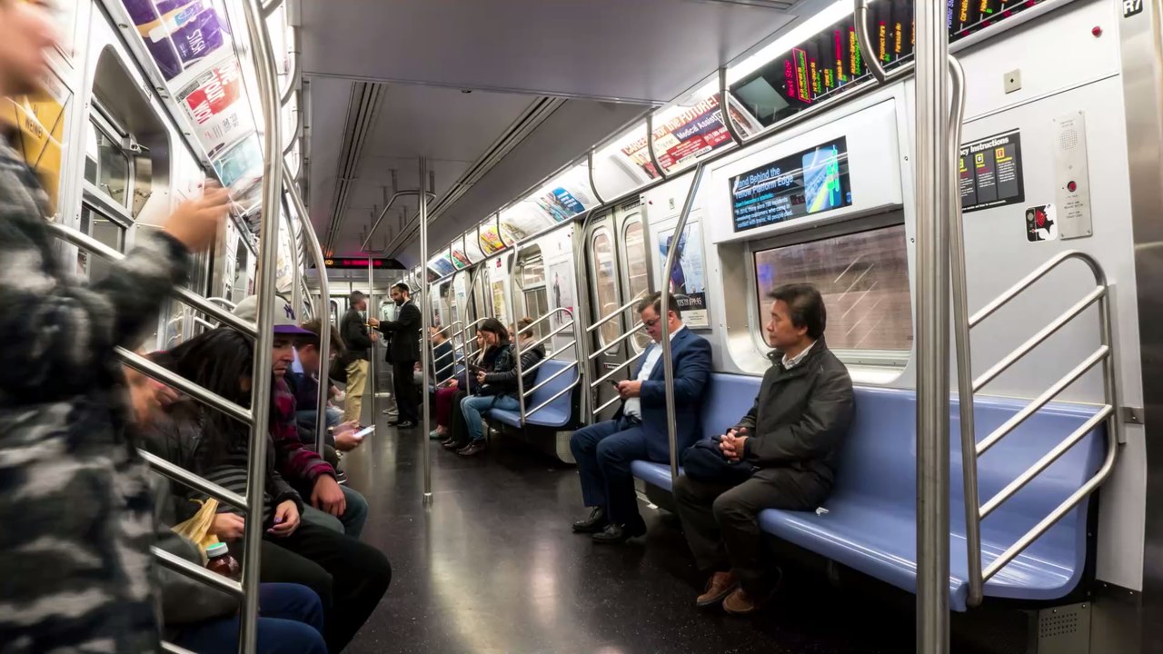 Mann findet Baby in der U-Bahn, dann führt sie das Schicksal erneut zusammen