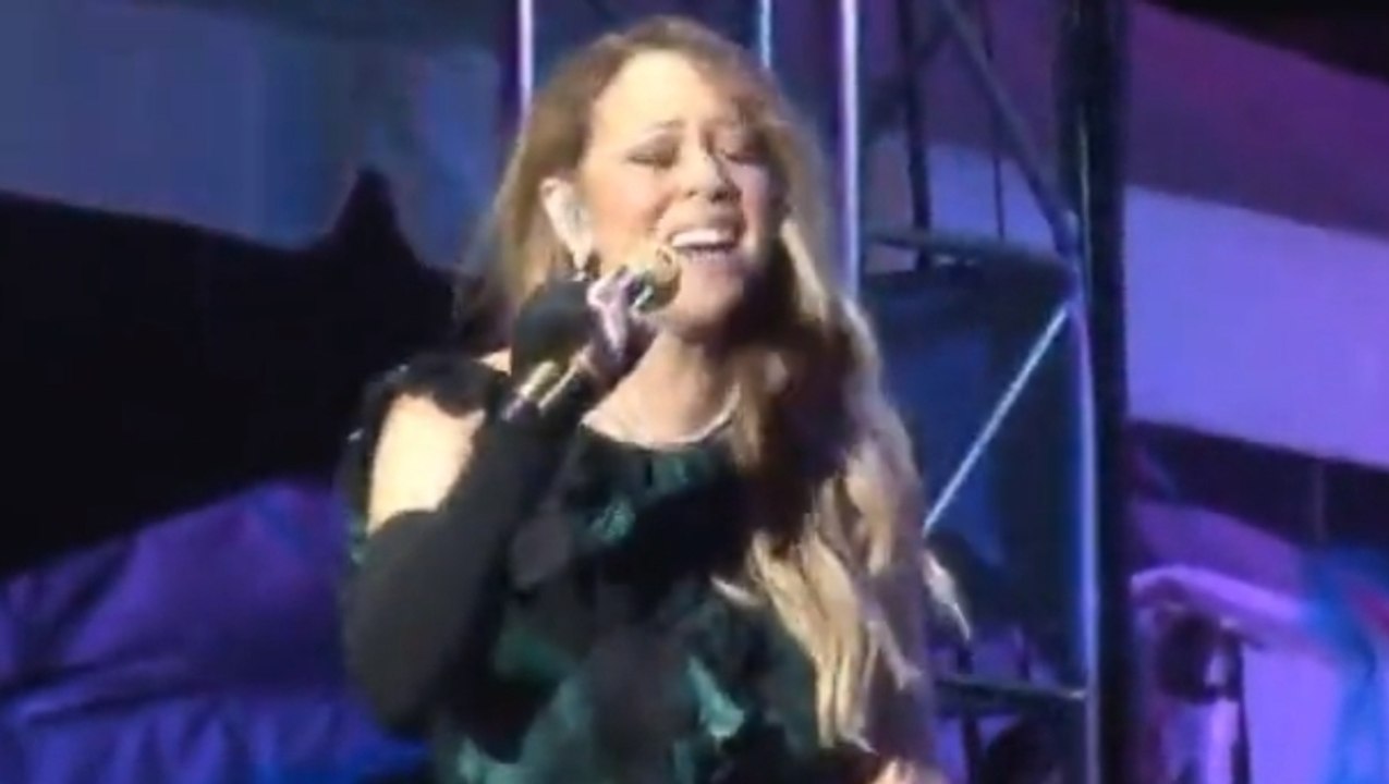 Mariah Carey se ridiculise pendant un concert en playback
