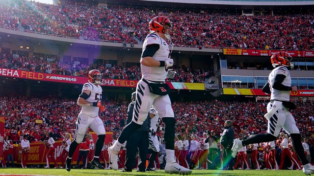 Super Bowl LVI Player Props: Take Joe Burrow Over 276.5 PASS Yards (-114)