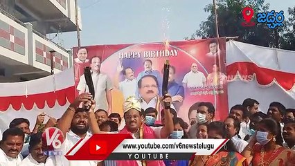 Thieves Hulchul At TRS MLA Laxma Reddy Birthday Celebrations | Jadcherla | V6 News