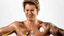 Justin Bieber se prend une pluie d'oeufs dans une vidéo hilarante