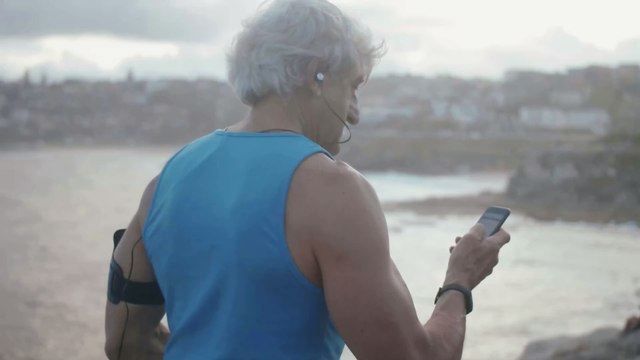 111 Jahre: Australiens ältester Mann lüftet das ekelige Geheimnis seines langen Lebens