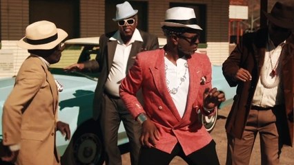 Ces personnes âgées rejouent le clip de Uptown Funk, et le résultat est génial