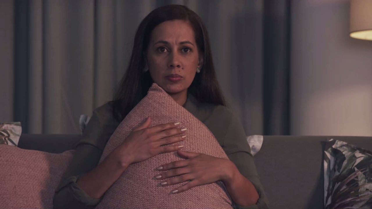 Wanderer entdeckt Kreatur im Wald, die nach verrottetem Fleisch riecht