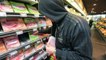 Un supermarché Carrefour City crée la polémique avec son ''mur des voleurs''