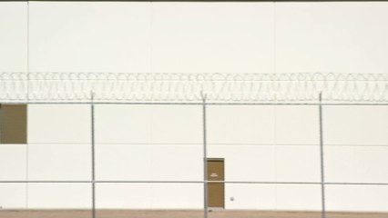 Hunderte Impfdosen unbrauchbar gemacht: Krankenhausapotheker zu 3 Jahren Haft verurteilt