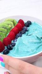 How to make a Blue Acai Bowl! Thick, Easy, Healthy! | Acai Bowl Recipe with Spirulina