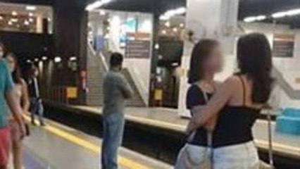 Brésil : la photo de deux femmes enlacées dans le métro enflamme le web !
