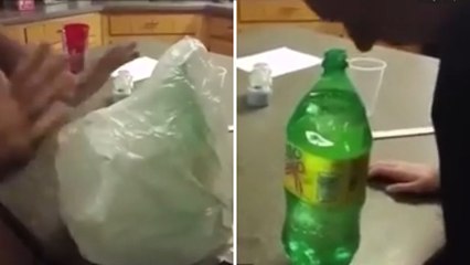 Un père veut montrer un tour de magie à sa fille