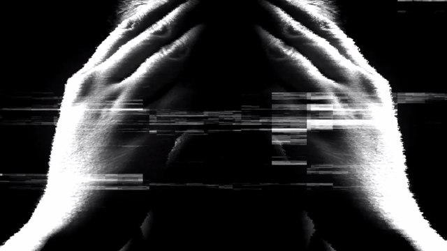 Gar nicht so selten wie man denkt: Arzt teilt Anzeichen, wie man soziale Angstzustände erkennen kann