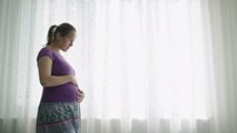 Frau besser verstehen lernen: Mann versucht einen Tag lang schwanger zu sein