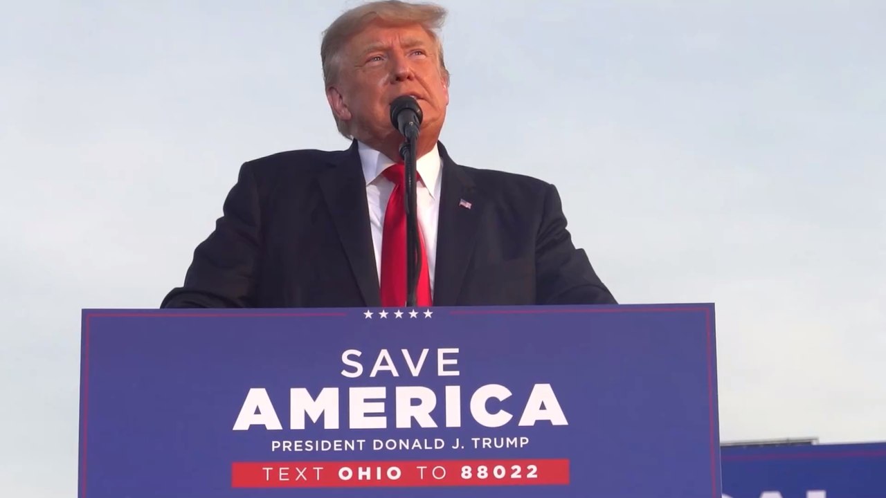 Von eigenen Fans ausgebuht: Donald Trump äußert sich zum Thema Corona-Impfung