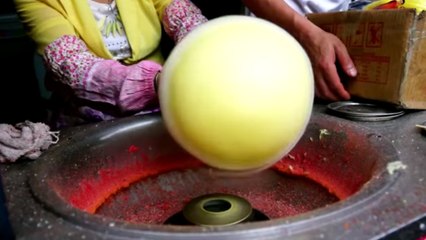 Elle crée de véritables œuvres d'art en barbe à papa !