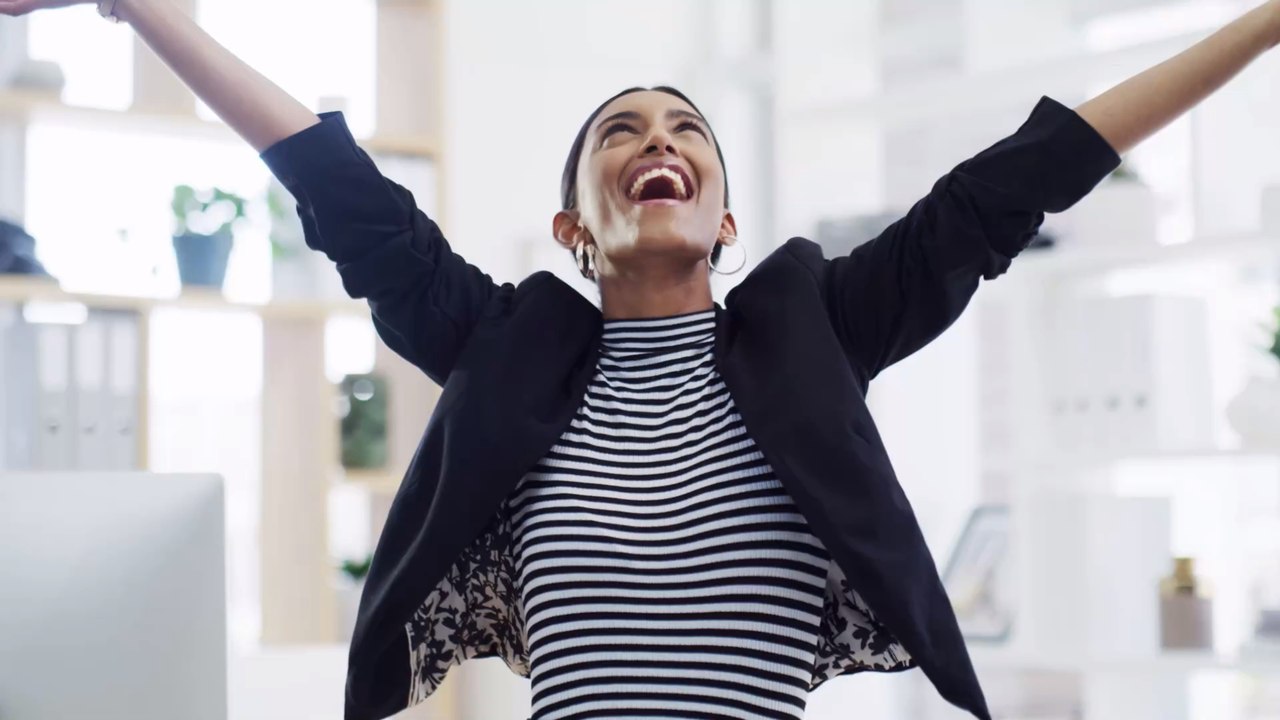 Wegen sexueller Vergangenheit ihres Vaters gewinnt junge Frau 500.000 Dollar