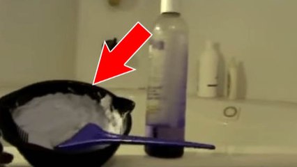 Une fille met du décolorant dans le shampoing de son copain... Le résultat est hilarant !