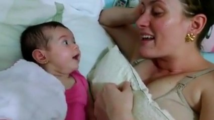 Un moment de tendresse entre une maman et son bébé