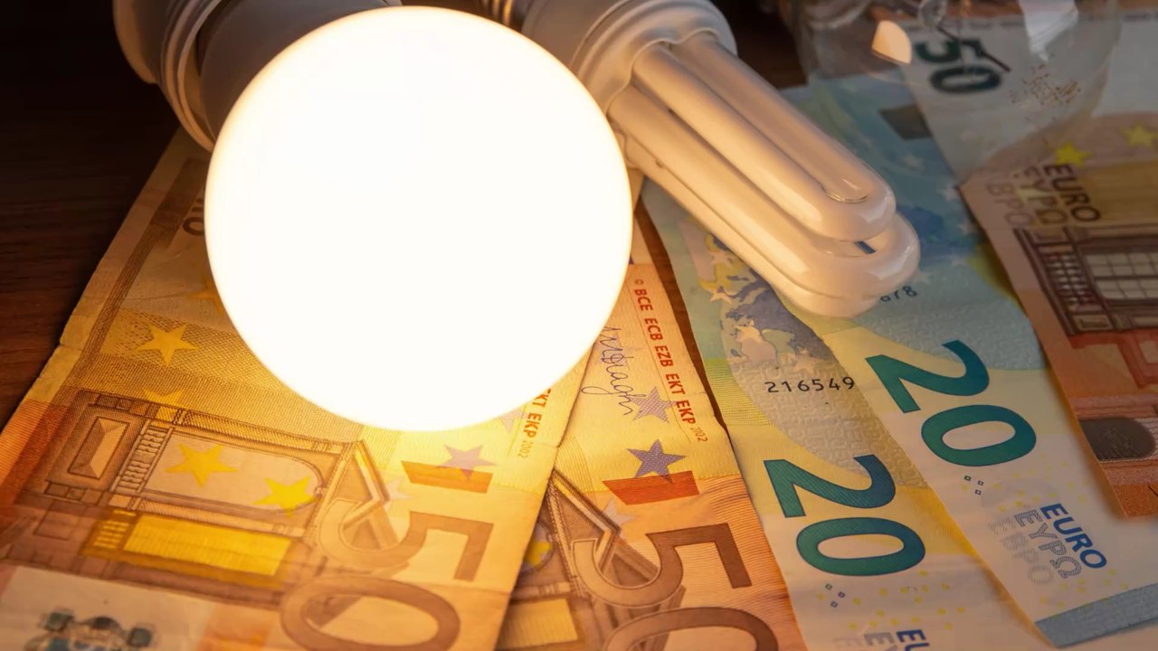 Enorme Strompreise und trotzdem verschenkt Deutschland millionenteure Energie