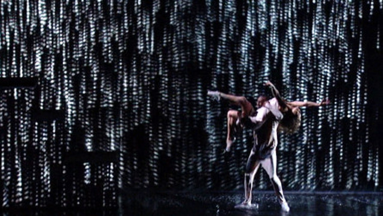 America's Got Talent : leur incroyable numéro de danse laisse la salle sans voix !