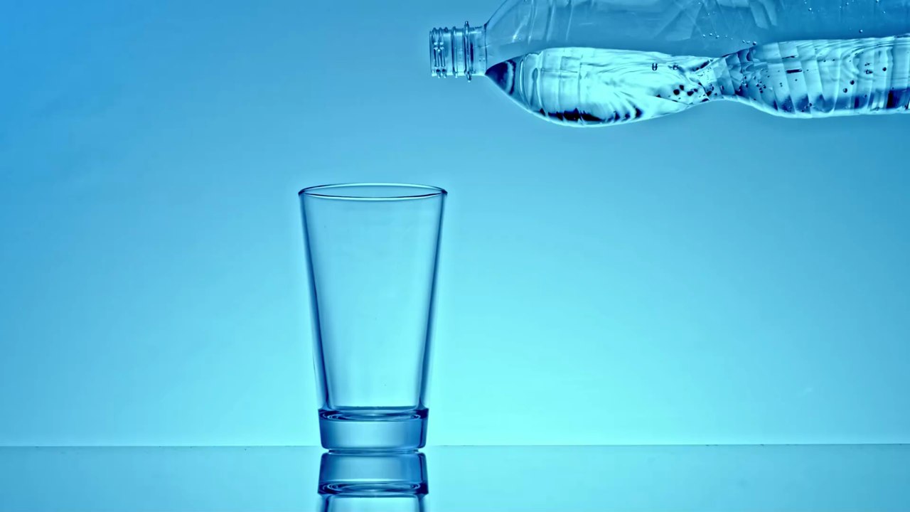 Sprudelwasser auf dem Prüfstand: Ökotest findet potentiell krebserregende Stoffe