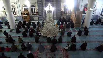 Camileri dolduran Uşaklılar ellerini semaya açtı