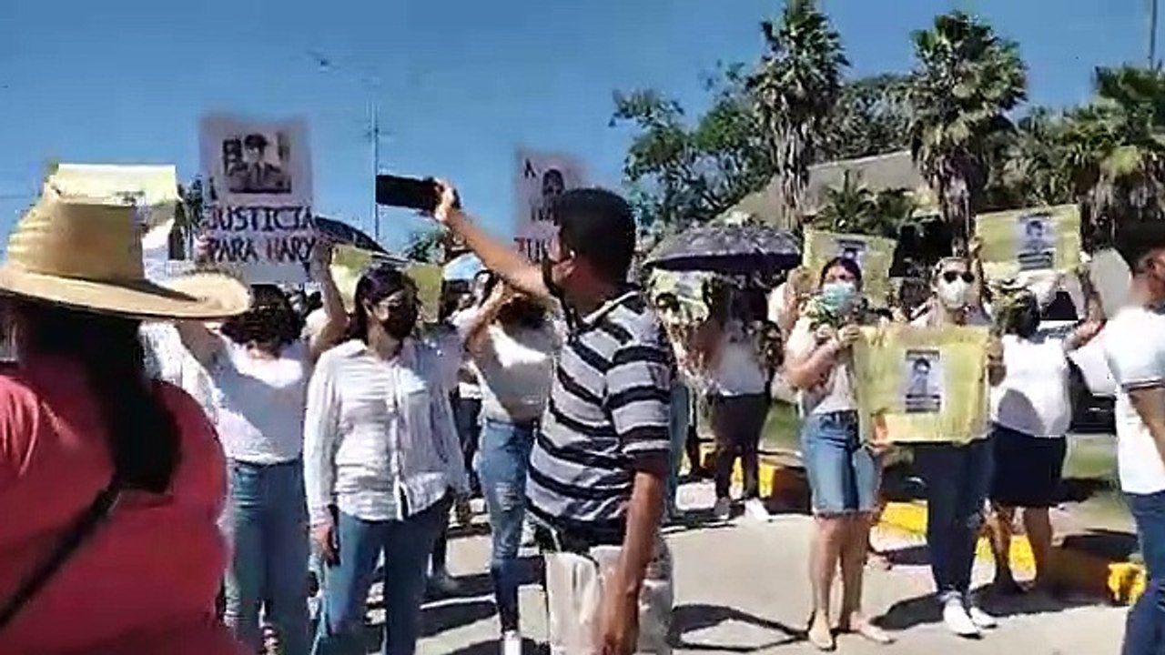 Protestan en busca de justicia de jóvenes arrollados en Minatitlán; responsable salió libre
