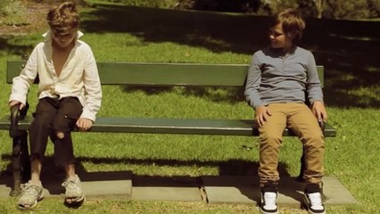 Cet enfant pauvre souhaite échanger sa vie contre celle d'un enfant riche sans savoir ce qui l'attend...