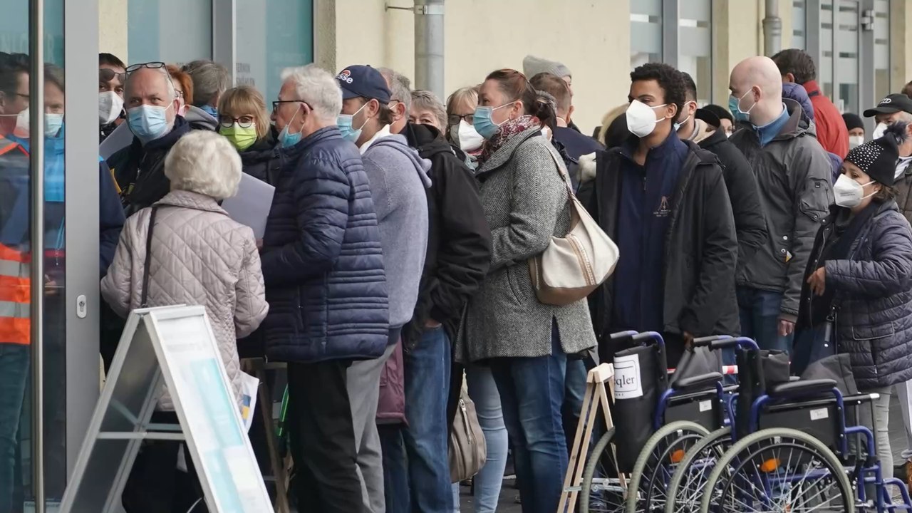 Booster-Impfung: Der Ansturm auf Impfzentren macht das Versagen der deutschen Politik offensichtlich
