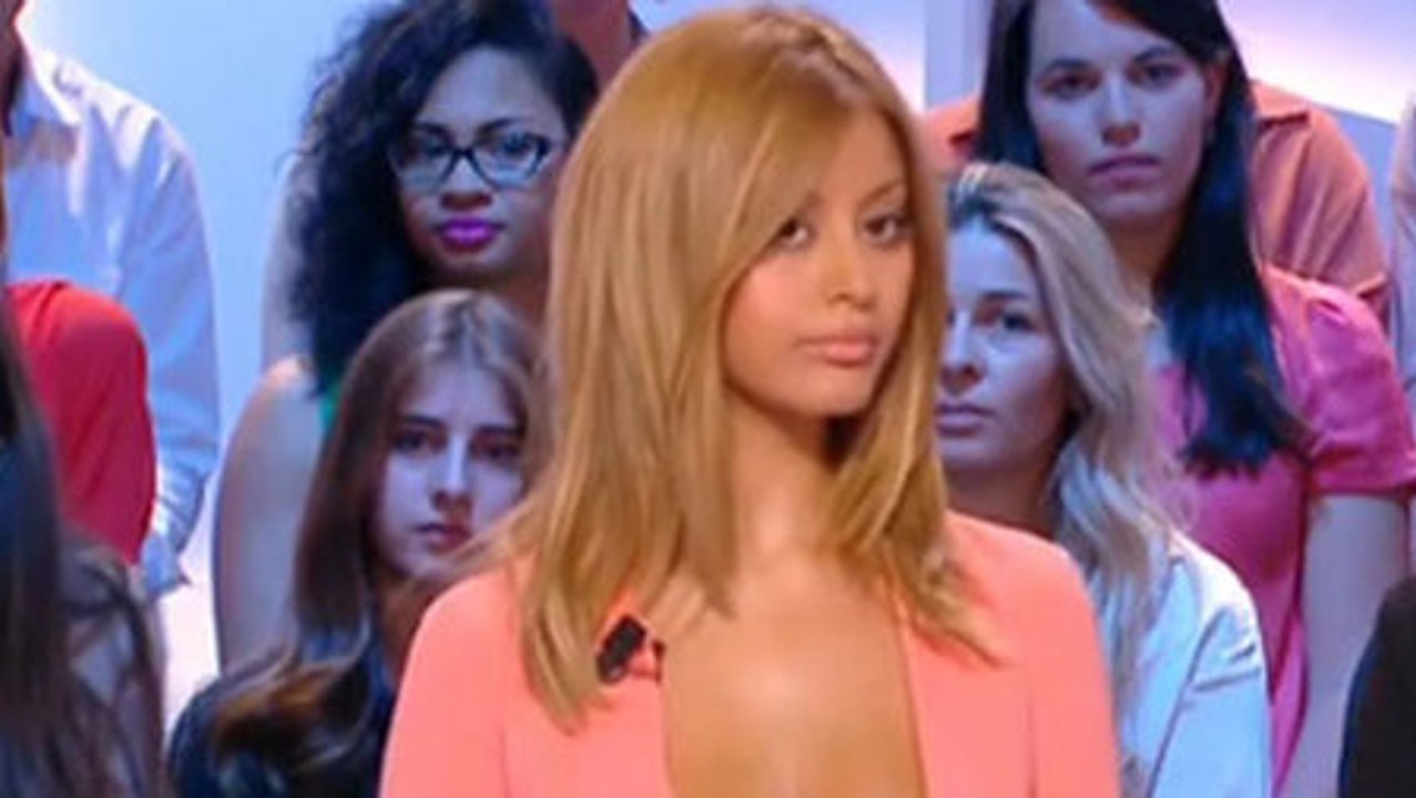 Zahia : son décolleté sur le plateau du Grand Journal fait le buzz !