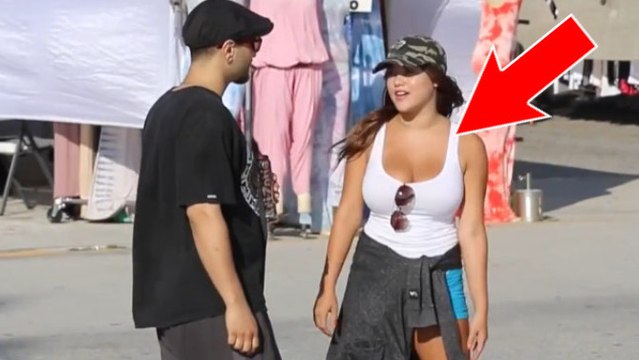 Elle réserve une grosse surprise aux hommes qu'elle croise dans la rue