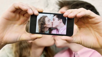 Voilà pourquoi les couples qui s'affichent sur Facebook devraient continuer