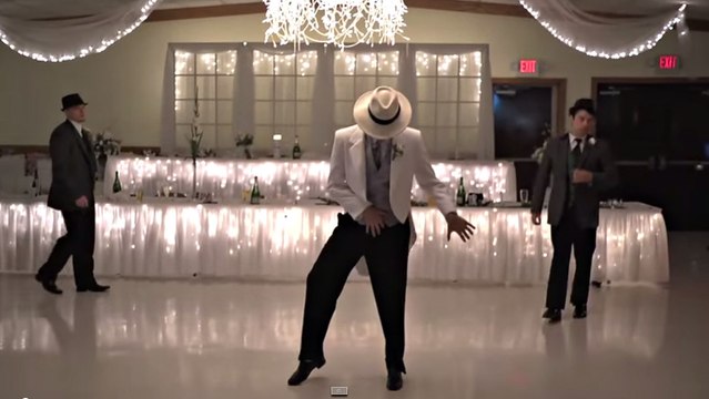 Un marié épate ses invités avec une danse incroyable sur ''Smooth Criminal'' de Michael Jackson