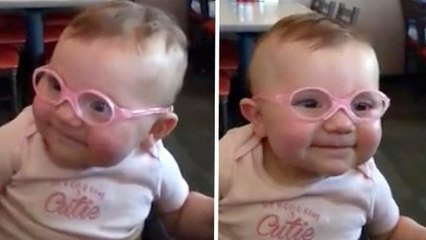 Ce bébé voit ses parents pour la toute première fois