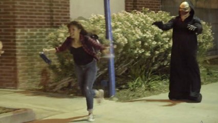 Ce fantôme effraye tout le monde sur son passage