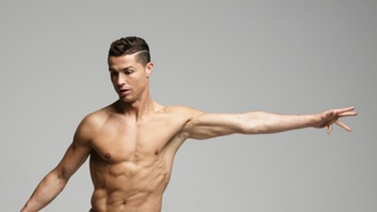 Cristiano Ronaldo pose en sous-vêtements pour une nouvelle campagne publicitaire