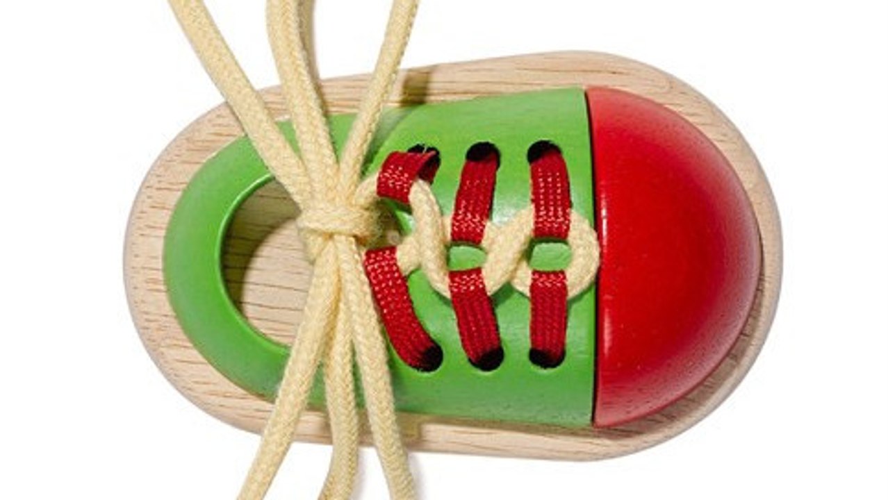 Vos enfants ont du mal à faire leurs lacets ? Voici une méthode qui va grandement les aider