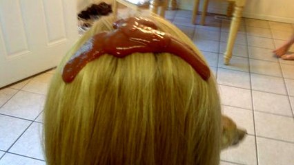 Ce salon fait des shampooings au ketchup pour une raison étonnante