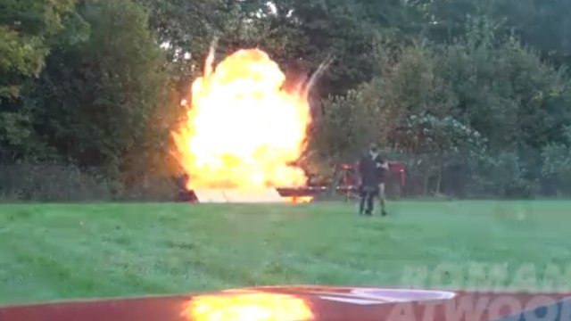 Roman Atwood fait croire à sa femme qu'il fait exploser leur enfant et choque les internautes