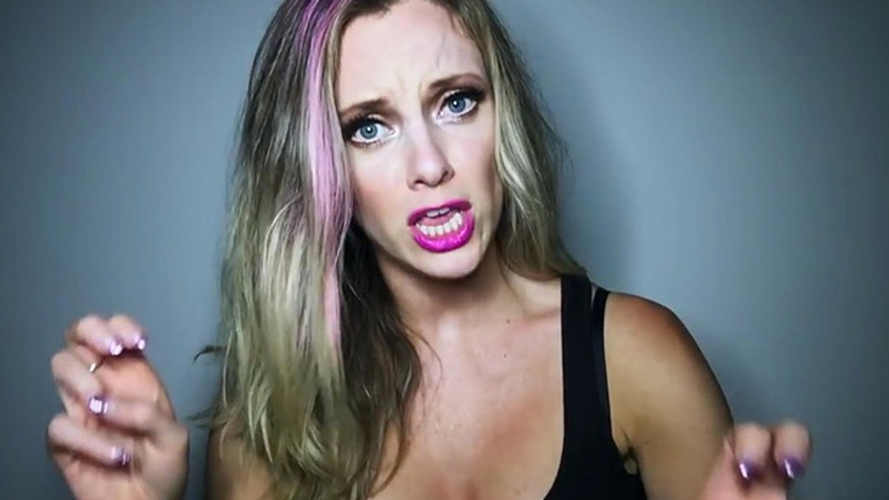 ''Dear Fat People'' : elle crée la polémique avec un sketch sur les personnes obèses