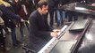 Attentats à Paris - Bataclan : il joue "Imagine" de John Lennon au piano en hommage aux victimes