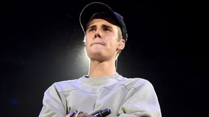 Attentats à Paris : l'appel à la prière de Justin Bieber en plein concert