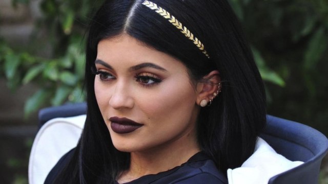 Hair Tattoo : la tendance du tatouage sur les cheveux lancé par Kylie Jenner