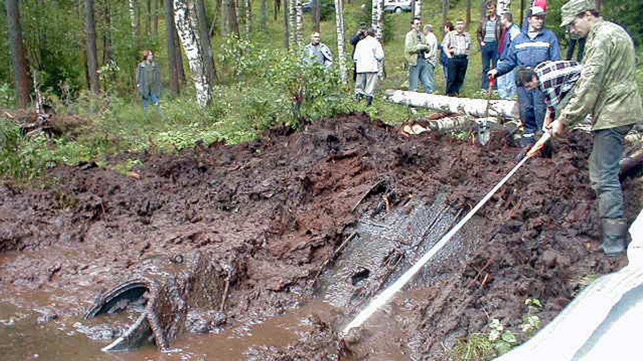 Estonie : un enfant se promène au bord d'un lac et fait une étrange découverte