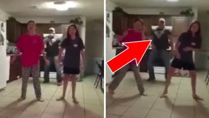 Il s'inscruste dans la vidéo de ses deux filles et leur fait une énorme démonstration de danse
