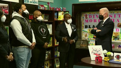 'Já chega!' de violência, diz Biden em Nova York