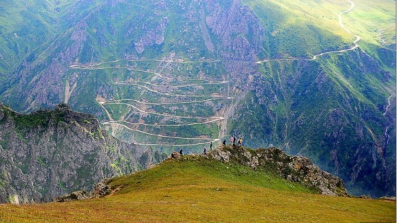 Cette route est la plus dangereuse du monde