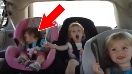 Elle dormait tranquillement sur la banquette arrière mais dès que la musique a retenti...