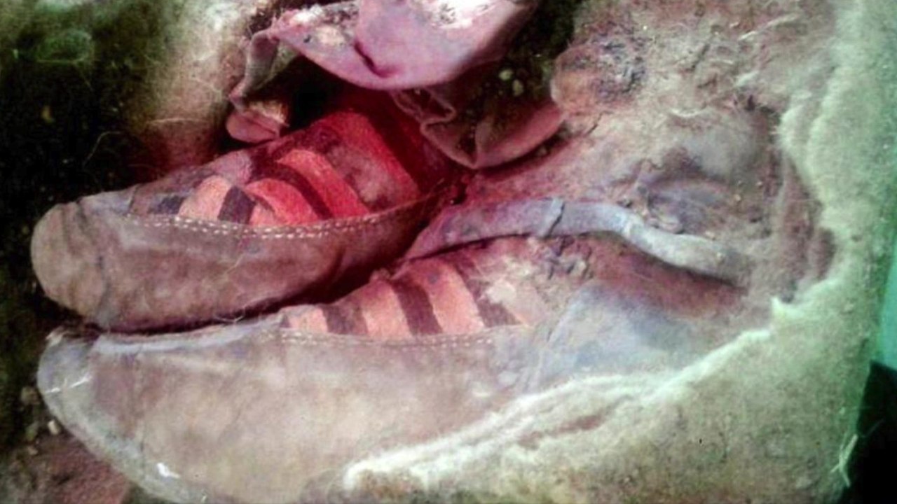 Mongolie : une momie vieille de 1500 ans portant des "chaussures Adidas" affole les internautes